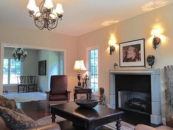 4th image of 110 Sawgrass Pl
