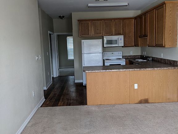 5th image of 2504A Gladiolus St