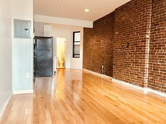 2nd image of 230 E 83rd St APT 4E