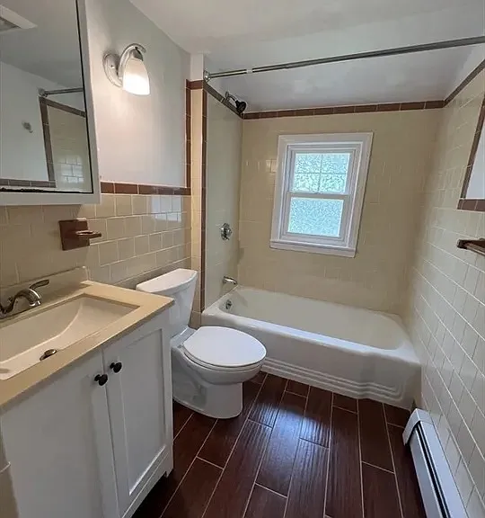 158 Houghton St #B — Photo 12