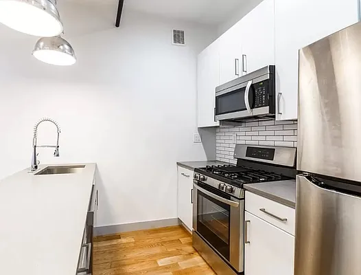 Rented by Living New York | media 18