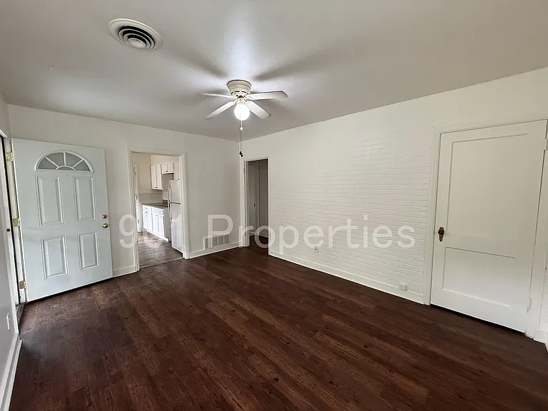 981 Chatwood St — Photo 8