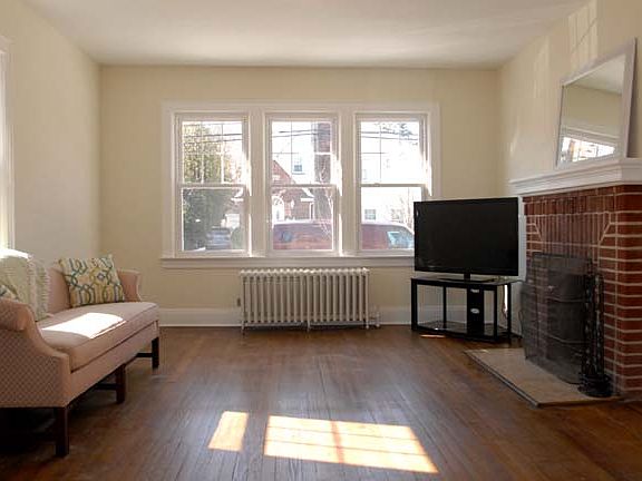 3rd image of 23 Maple Ave