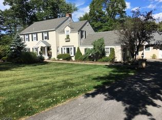 9 Kings Ridge Rd, Long Valley, NJ 07853