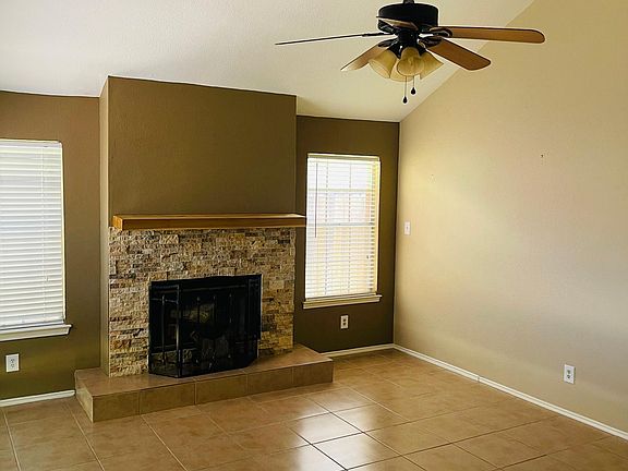 3rd image of 4426 Forest Green St