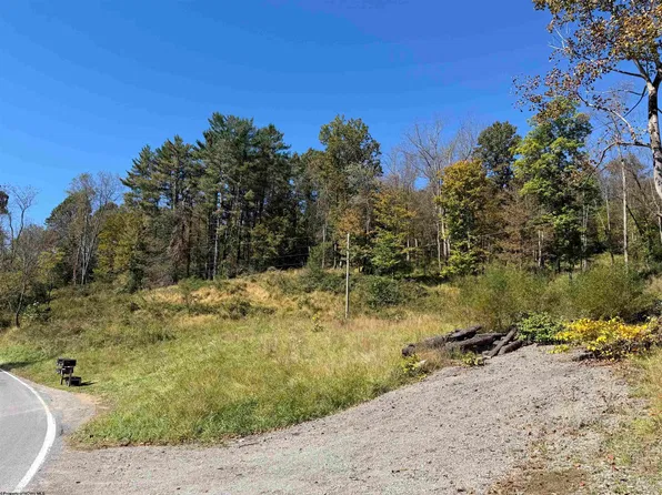 369 Halleck Rd, Fairmont, WV 26554