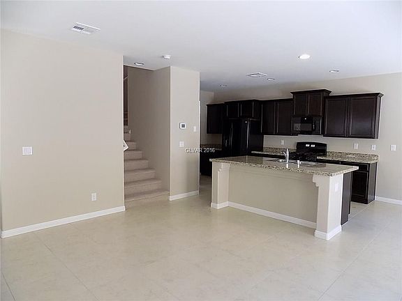 2nd image of 6731 Dragonfly Rock St