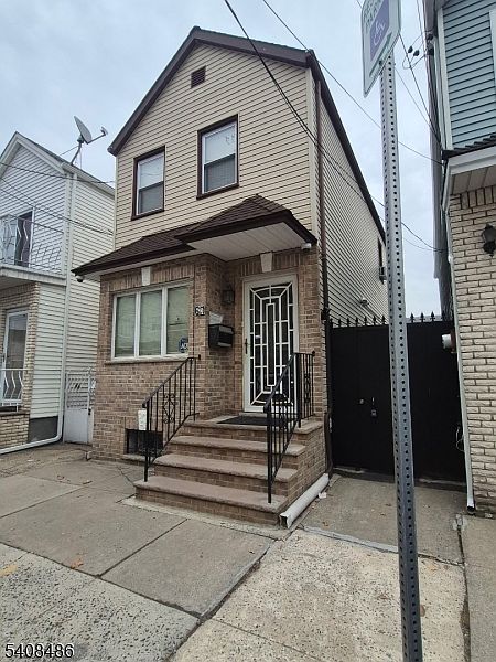 1st image of 67 Marne St