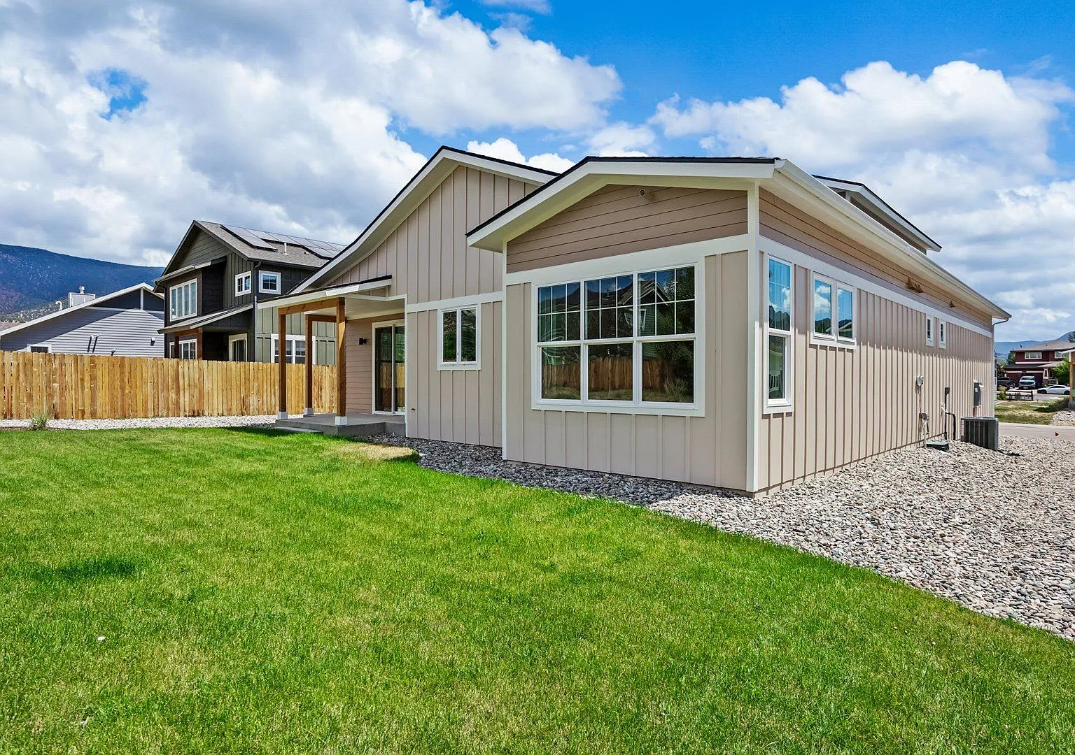 Spacious 4 Bedroom Home with Over 3,100 Sq Ft! — Photo 2