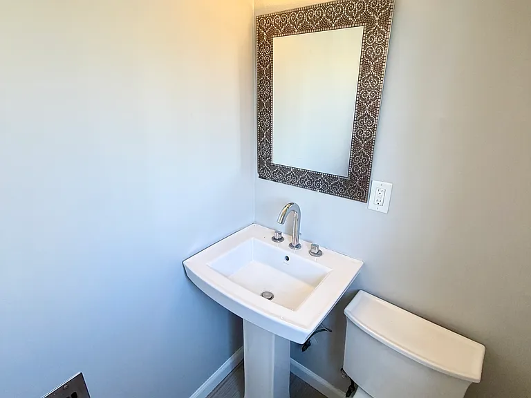 675 Ultimo Ave — Photo 12