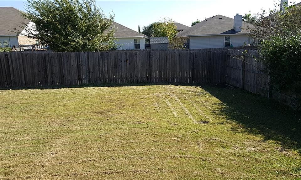 2nd image of 122 Campos Dr