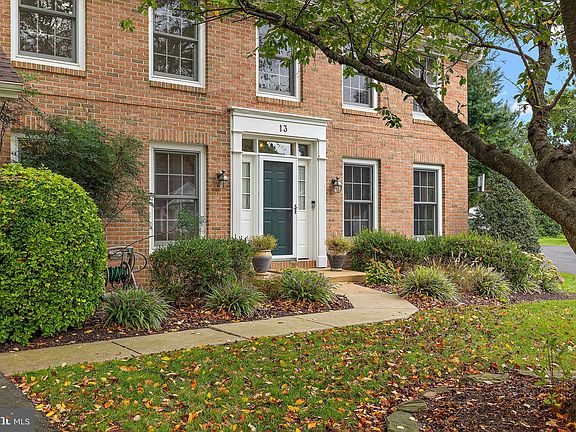 2nd image of 13 Bromley Ct
