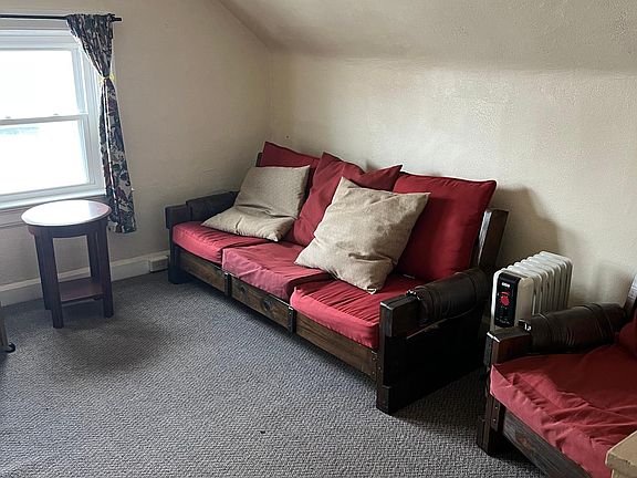 4th image of 1927 Hudson Ave APT 3