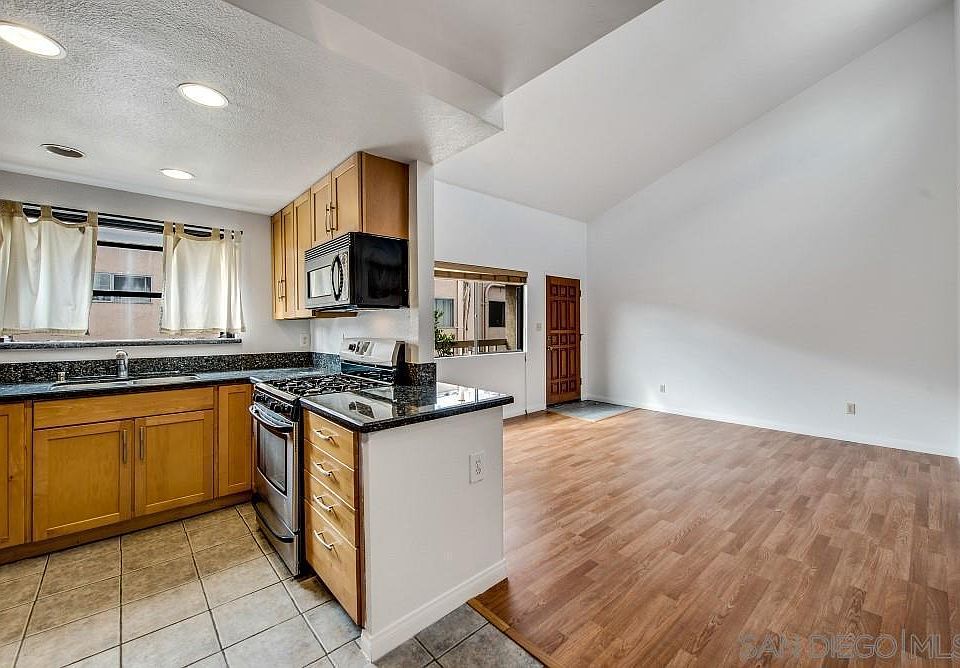 16' ceilings in living room