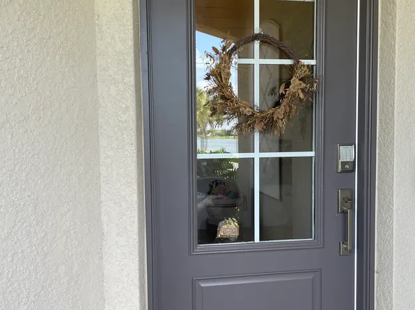 16119 Sunny Day Dr, Bradenton, FL 34211