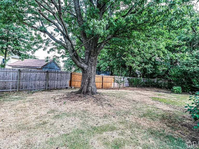 21 Knollwood Rd E — Photo 15