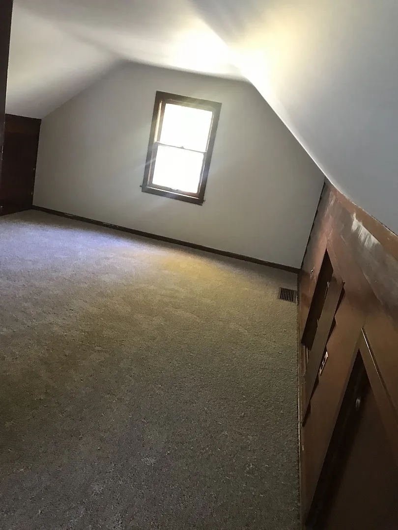 Wonderful 3 Bedroom 1 Bathroom Home in Minneapolis! — Photo 4