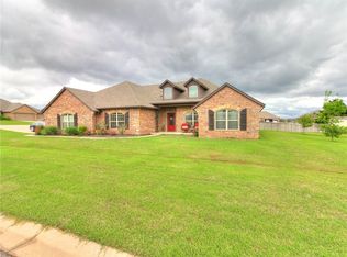 7626 Avery Cir, Edmond, OK 73025
