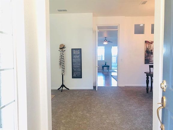 3rd image of 161 Jarvis Cir