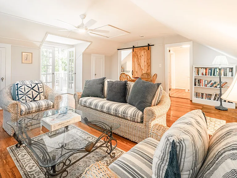 326 Sumter St SE — Photo 3