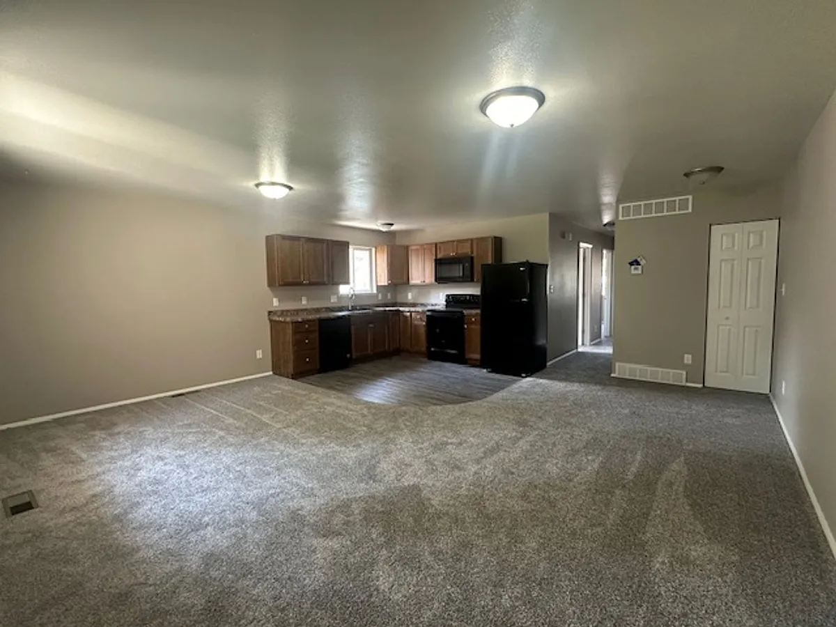Building Photo - 1406 S Boxelder St