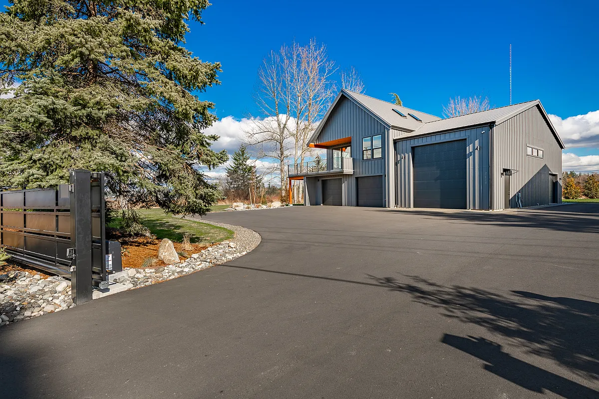 Building Photo - 8638 Harborview Rd
