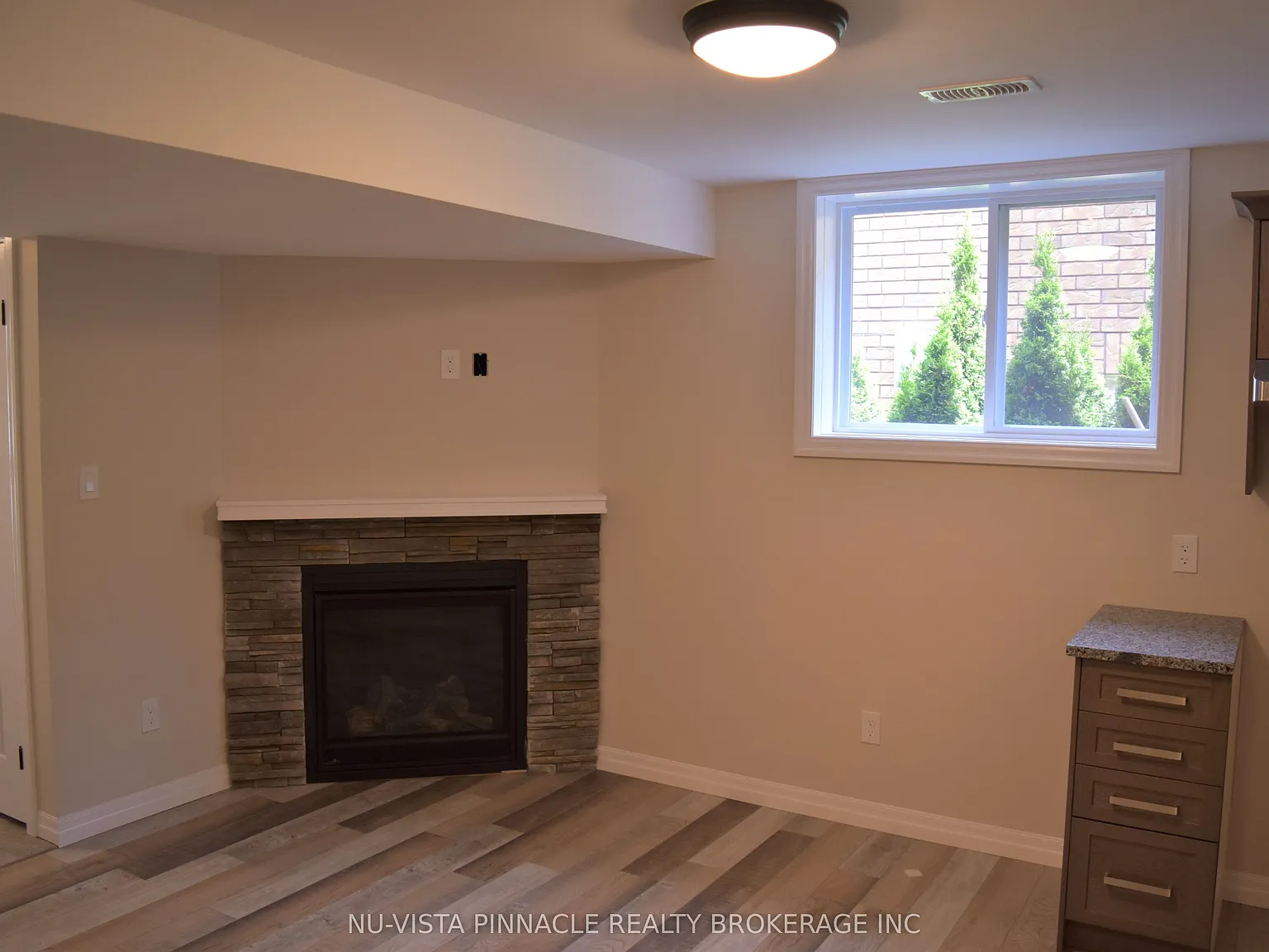 4 bed, $2,700 — Photo 4