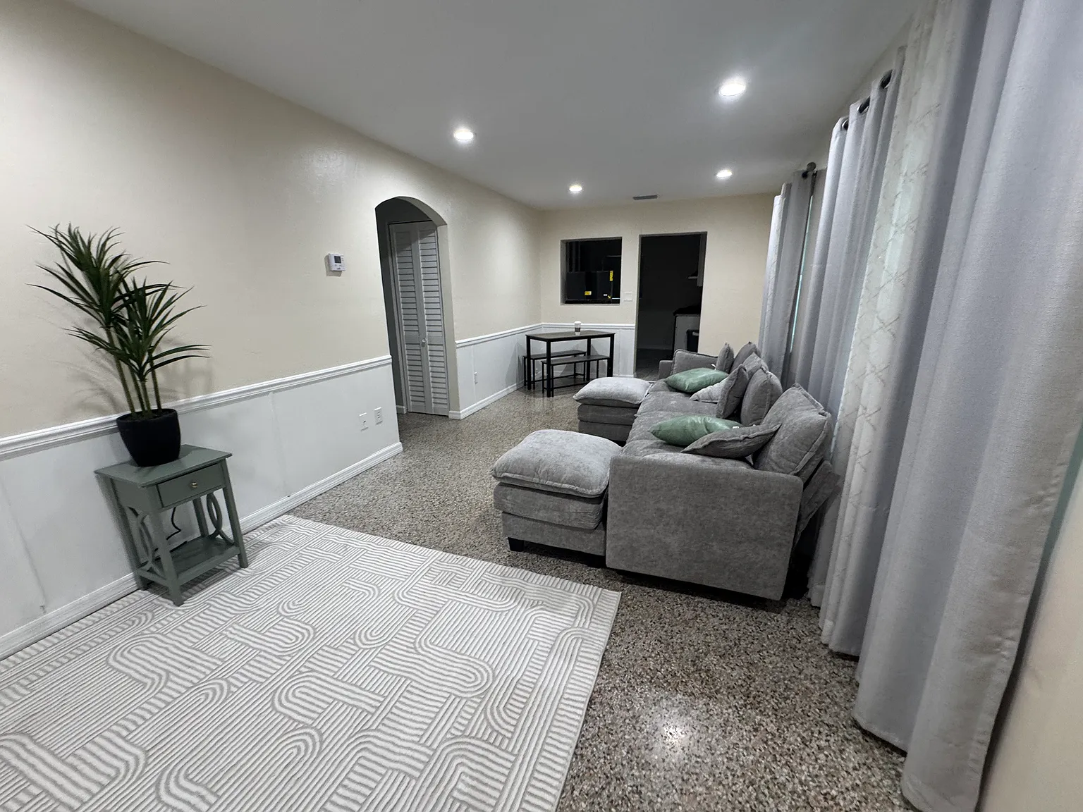 3 bed, 1751 sqft, $2,700 — Photo 3