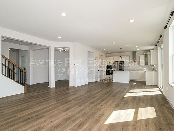 3rd image of 608 Highland Prairie Dr