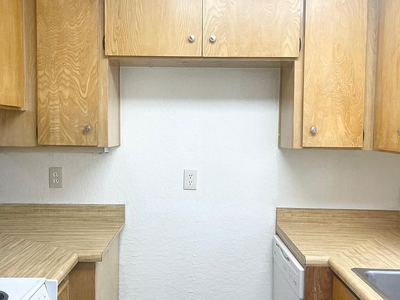 4th image of 1812 Park Ave #4