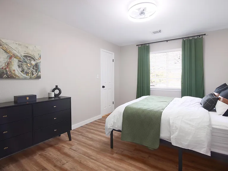 1502 Foster Dr — Photo 11