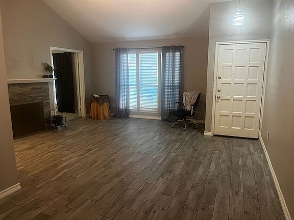 2nd image of 3001 Post Oak Dr