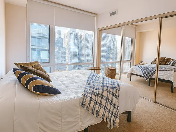 501 Yonge St #2205, Toronto, ON M4Y 1X9
