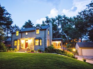 1538 E Shore Dr, Saint Paul, MN 55106