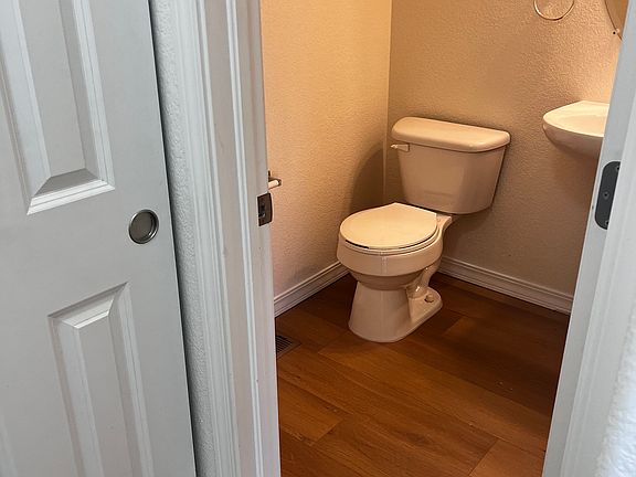 Main Floor 1/2 bathroom