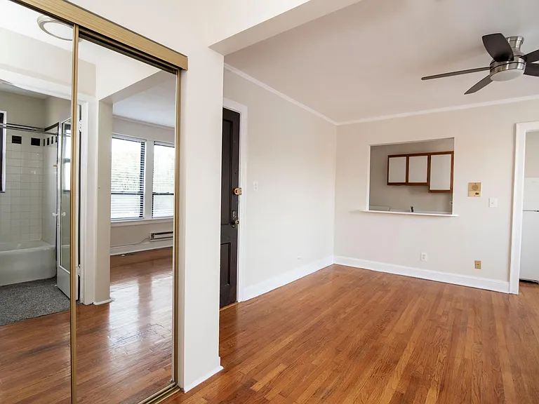 3345 N Marshfield Ave #409 — Photo 5