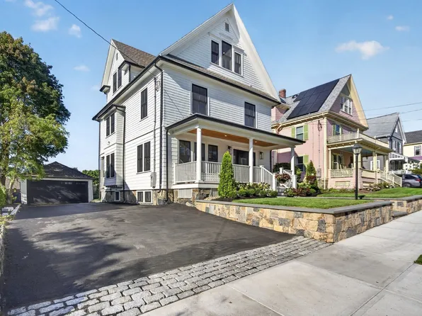 114 Malvern St, Melrose, MA 02176