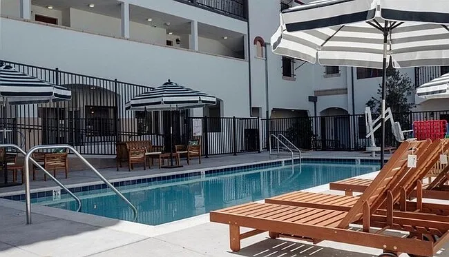 Catalina Luxury Apartments — Photo 3