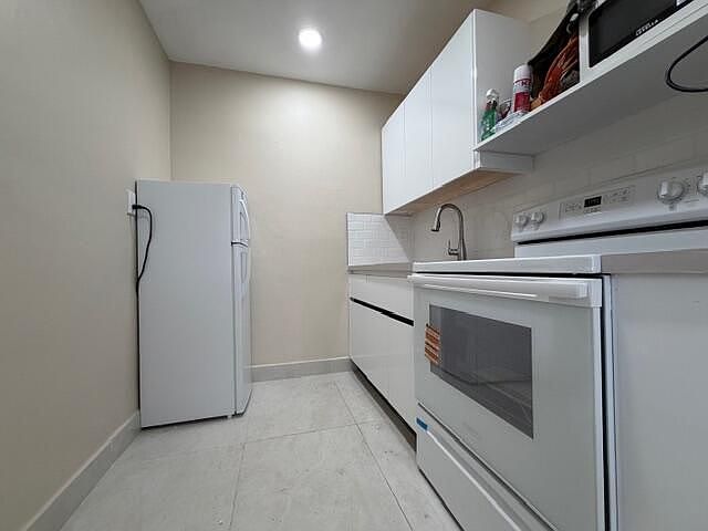 2nd image of 53 NE 16th Pl #2B