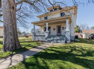 104 N Chestnut St, Princeton, IL 61356