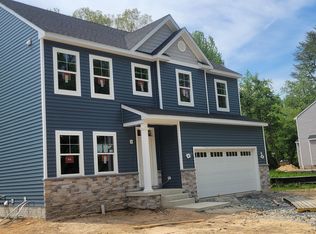 667 Powhatan Beach Rd, Pasadena, MD 21122