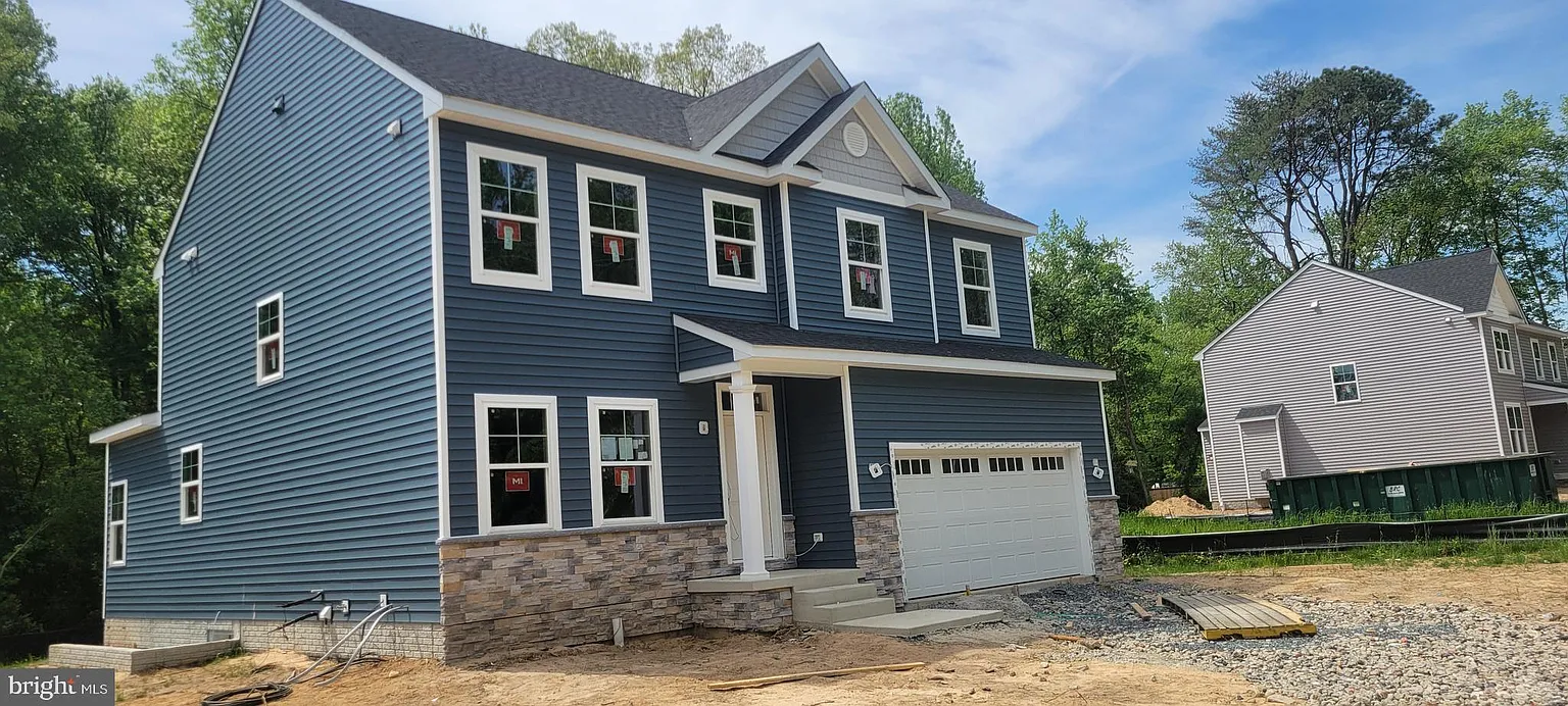 667 Powhatan Beach Rd photo 1