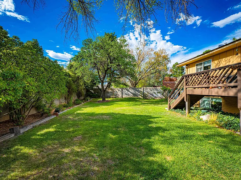 3615 Horacio Ct NE — Photo 44