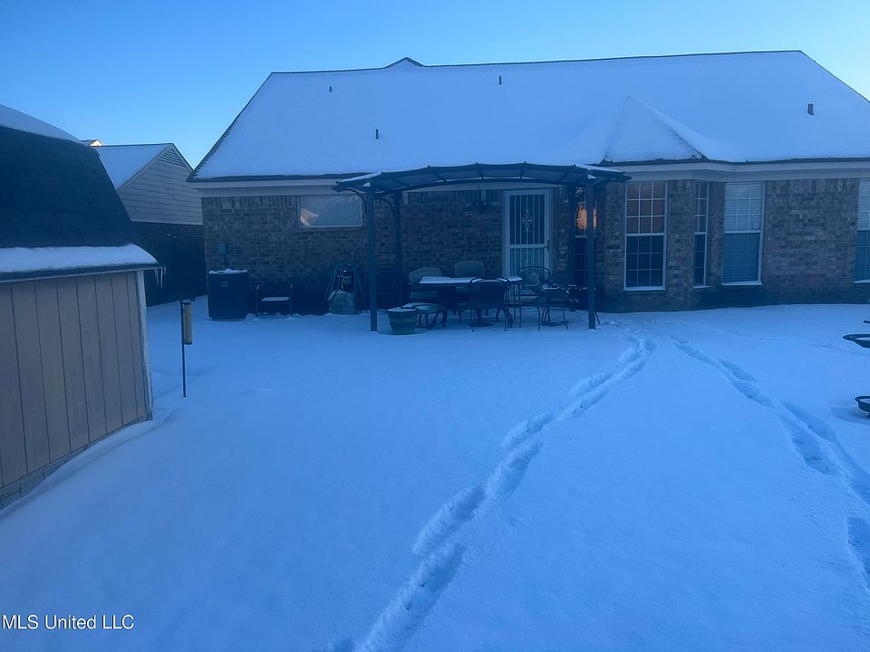 2nd image of 2418 Easley Ln