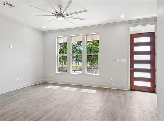 3rd image of 2318 Mardi Gras Blvd