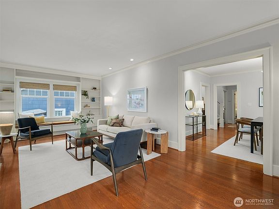 4th image of 1423 Nob Hill Avenue N