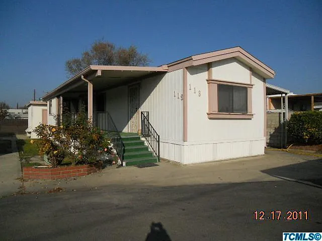 820 S Chinowth #118 photo 1
