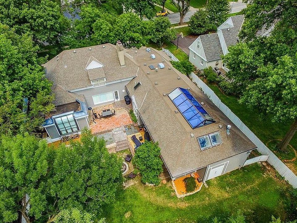 1st image of 1215 W 63rd St