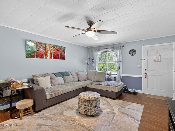 5th image of 146 Lee Street