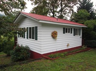 121 Ruby Cir, Franklin, NC 28734